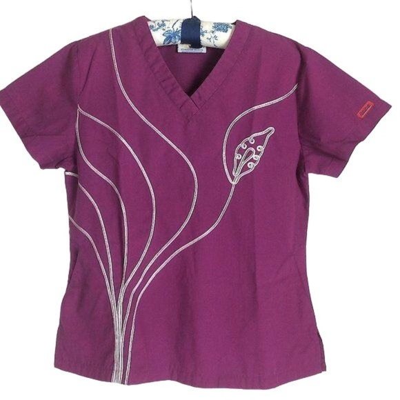 4/$25 Reina Scrub Top Magenta Short Sleeve V Neck Womens Size XS - Picture 1 of 7